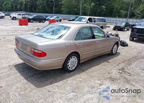 2000 Mercedes-Benz E 320 z USA, uszkodzony, nr VIN WDBJF65JOYB032596